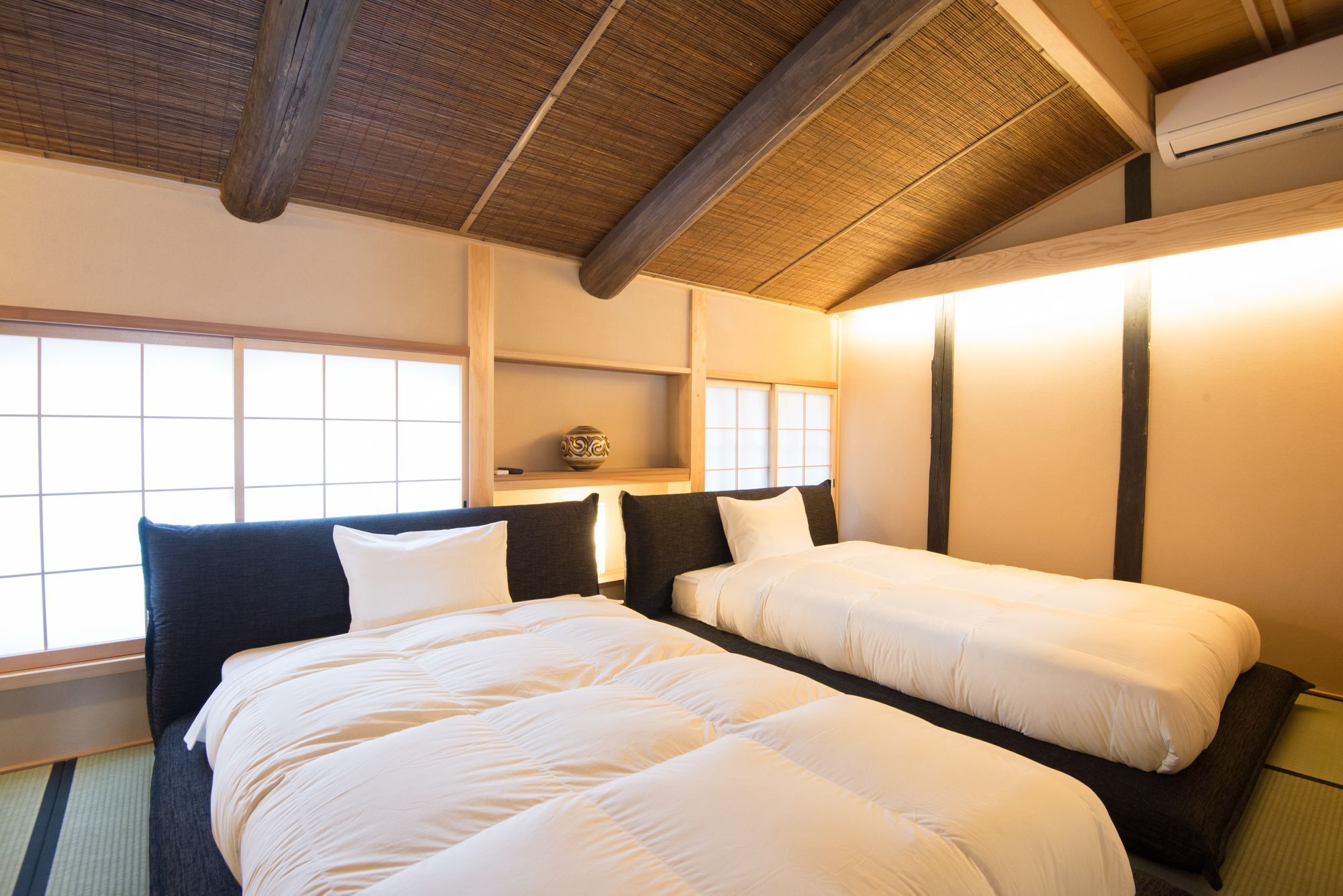 Nishijin Kyomachiya Byakko-tei Apartment *